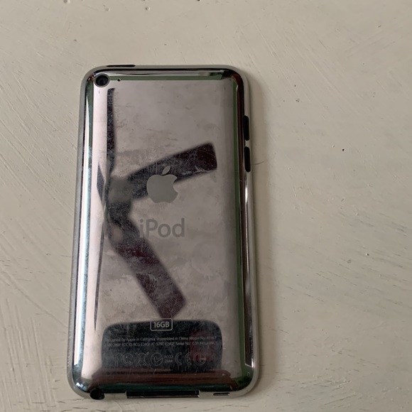 iPod 4th gen 16gb (Read description) - Picture 2 of 2